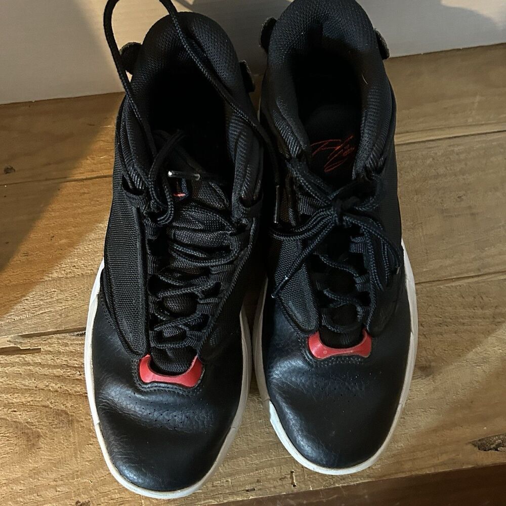 Nike Air Jordan Max Aura High Tops Shoes Sz 6.5Y Youth - Picture 2 of 5